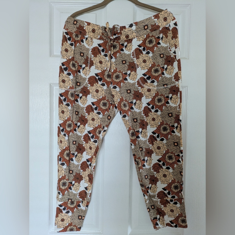 NWT Sz L Kate Quinn Women's Skinny Crop Jogger Pants Yarrow Vintage Floral Modal